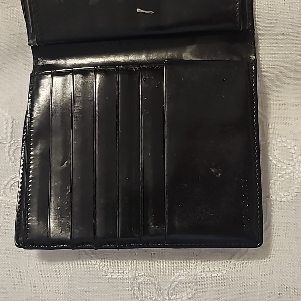 Authentic BVLGARI Wallet Unisex - Picture 5 of 13
